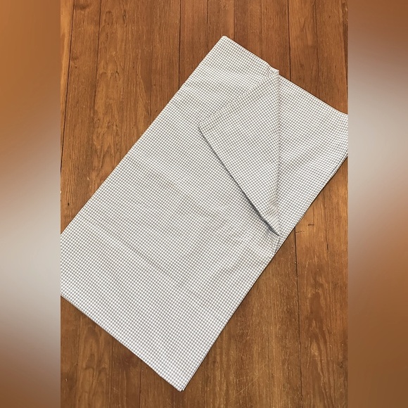 Pottery Barn kids twin blue gingham duvet cover, button closure, like new - Picture 2 of 6